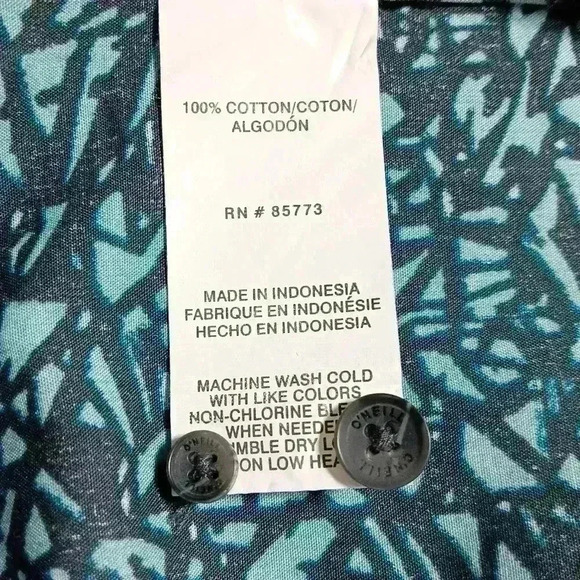 O Neill 💯 Cotton short sleeve button down shirt.  Men's size L - Picture 4 of 6